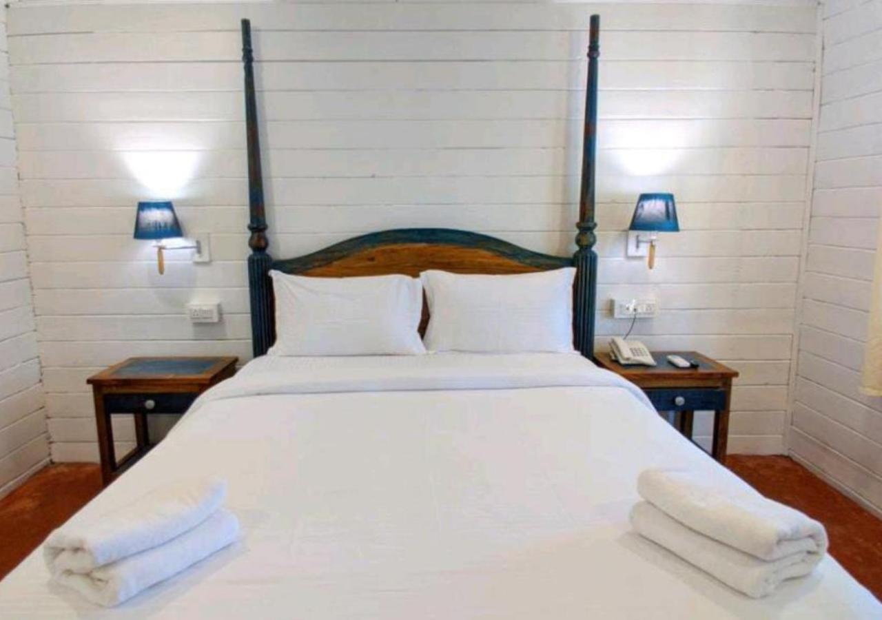 Lotus Feet Beach Resort Morjim Dış mekan fotoğraf